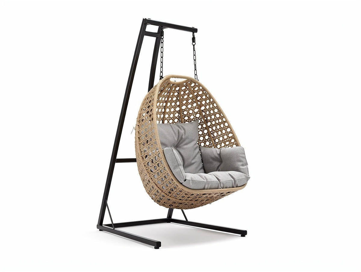 Hängesessel aus Rattan mit Gestell und gepolsterten Kissen